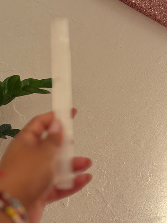 Varita de Selenita – Limpieza y Luz Espiritual ✨